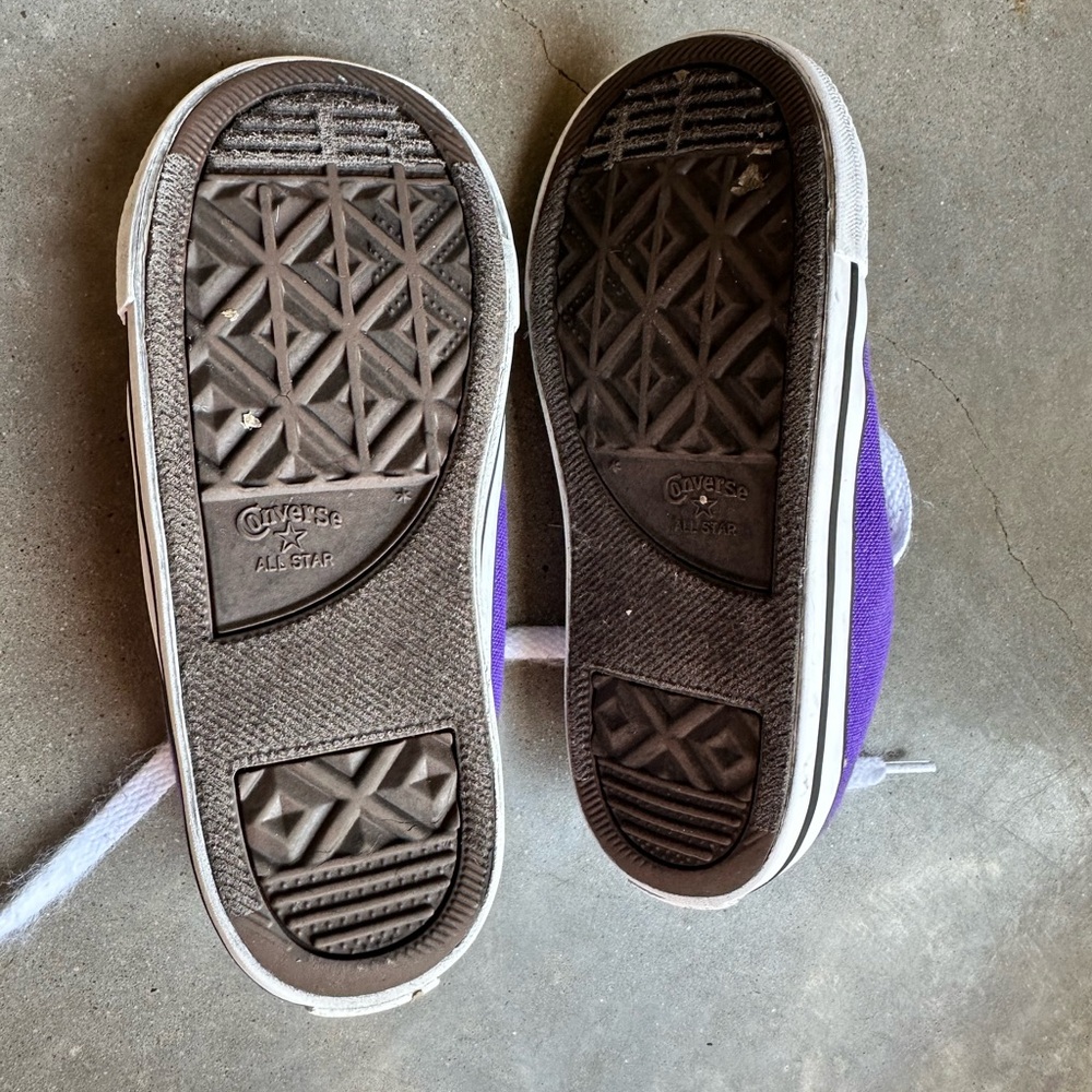 Converse Kids Purple Sneakers size 10 pre owned - Picture 12 of 13